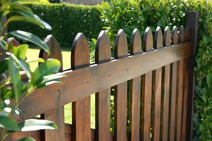 Gartenzaun selber bauen: Kreative Ideen für moderne und funktionale Designs