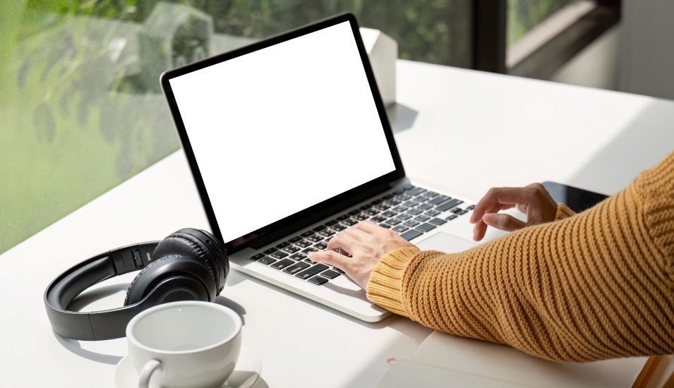 Wie der KI Checker Ihre Arbeit vor Plagiaten schützt